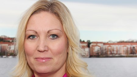 Åstrand kräver snabbare legitimationer