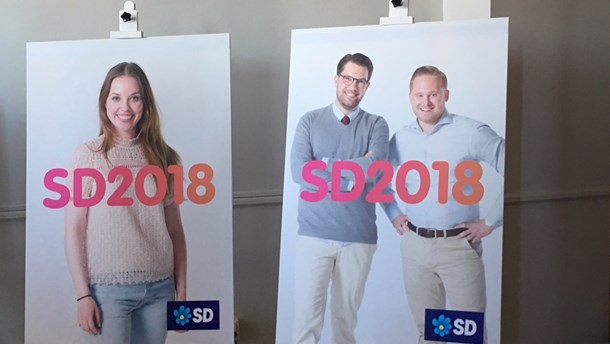 Två av Sverigedemokraternas valaffischer med budskapet 