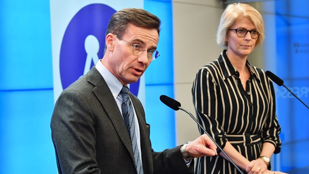 Moderaternas Ulf Kristersson och Elisabeth Svantesson presenterar M:s förslag till extra budget.