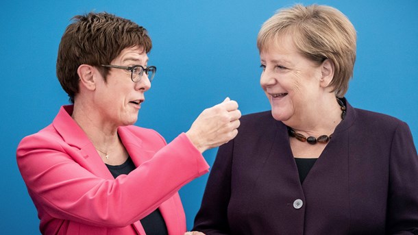 Annegret Kramp-Karrenbauer och Angela Merkel.