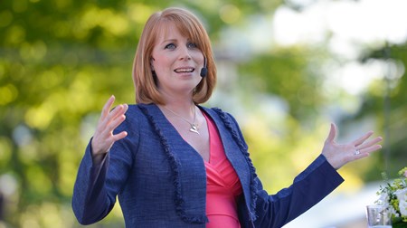 Centerns partiledare Annie Lööf under talet i Almedalen.