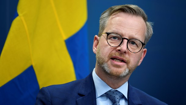 Inrikesminister Mikael Damberg (S) vid kvällens pressträff.