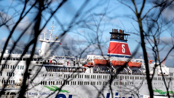 Vi försöker åstadkomma minskad arbetstid och lönekostnader, men i veckan tvingades Stena line varsla 950 anställda. Sannolikt kan fler varsel bli aktuellt inom kort, skriver debattören. 