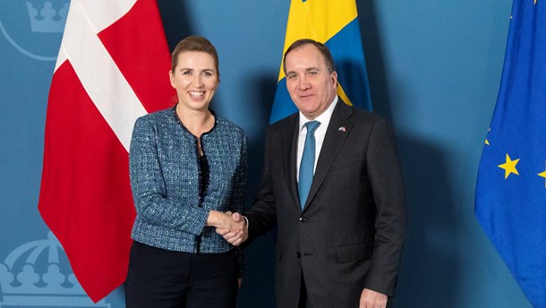 Danmarks statsminister Mette Frederiksen och Sveriges statsminister Stefan Löfven har valt olika taktik för att tackla coronaviruset. Bild från oktober 2019.