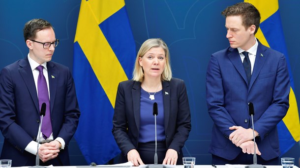 Mats Persson (L), ekonomisk-politisk talesperson, finansminister Magdalena Andersson (S) och Emil Källström (C), ekonomisk-politisk talesperson