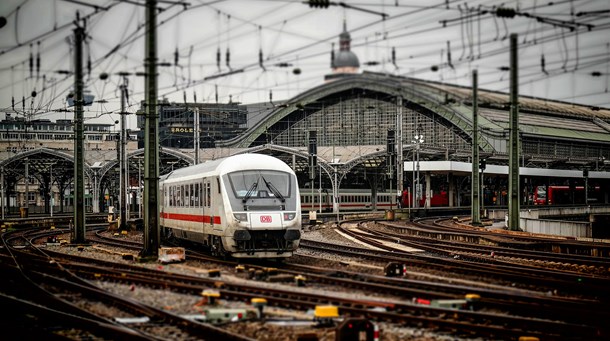 Tågstationen i Köln. Hit vill infrastrukturminister Tomas Eneroth (S) att svenskarna ska kunna åka nattåg, men först måste han övertyga tyskarna.