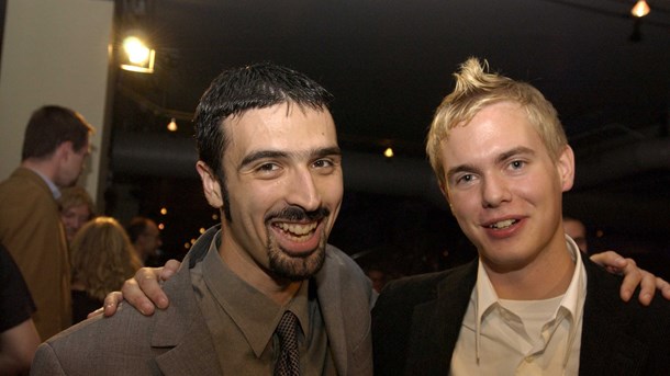 STOCKHOLM 2003 Ali Esbati och Gustav Fridolin på Blue Moon Bar i Stockholm under valvakan i folkomröstningen mot EMU. Foto: Leif R Jansson.