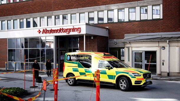 Ambulanspersonalen måste ha tillgång till information om patienten även efter överlämnandet till nästa vårdinstans, skriver debattören.