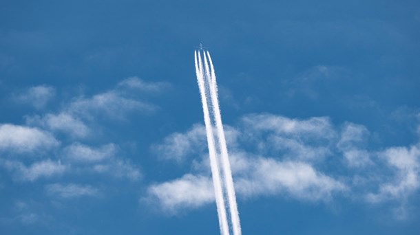 Flygets klimatpåverkan är försumbar, anser Björn Söder (SD) och ifrågasätter infrastrukturminister Tomas Eneroths (S) formulering om att flyget har en betydande klimatpåverkan.