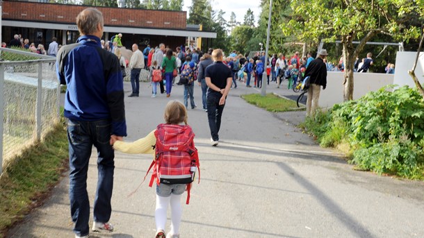 Drygt 74 procent av föräldrar till elever med NPF känner stor eller ganska stor oro inför terminsstarten, skriver debattören. 