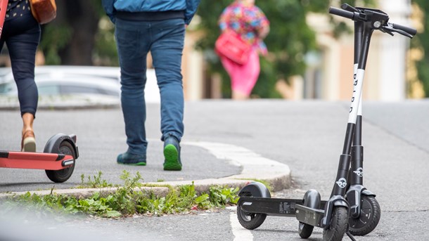 Lokal M-politiker om elsparkcyklar: Tar orimligt lång tid att utreda