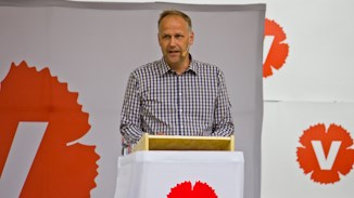 Jonas Sjöstedt sommartalar i Almedalen 2012 och lanserar idén att aktiebolag med begränsad vinstutdelning ska bli ledstjärnan för privata alternativ i välfärden.