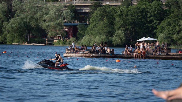 Överblick: Körkortskrav för vattenskoter och forskarkritik mot sjukförsäkringen