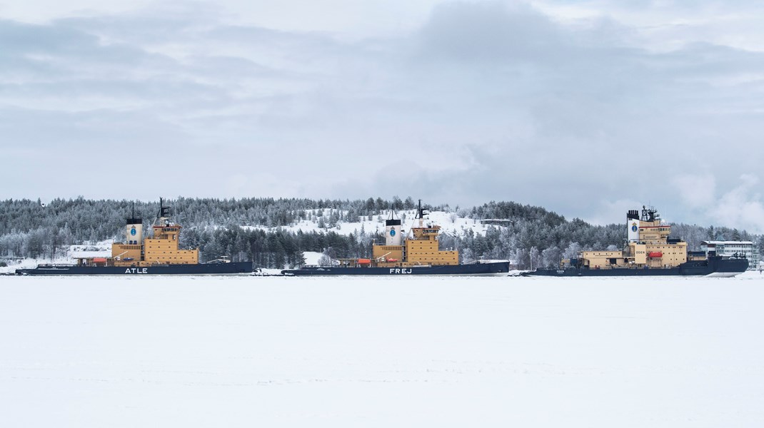 Den statligt ägda flottan bör i större omfattning testa ny teknik och nya lösningar för att minska påverkan på havsmiljön, skriver debattörerna.