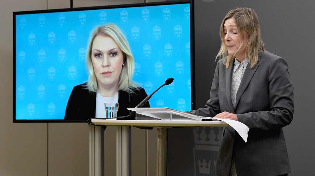 Lena Hallengren (S) tar emot utredning om Lex Lilla hjärtat av Charlotte Lönnheim. Tyvärr missar förslagen helt ett par väsentliga saker om vi verkligen vill stärka barnens rätt, skriver debattören.