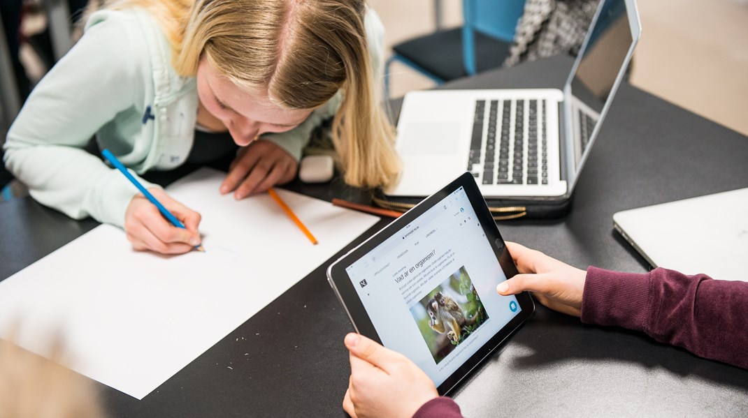 Den svenska skolan ska vara en trygg plats för lärande och kunskap, men det är inte en självklarhet för alla, skriver debattörerna.