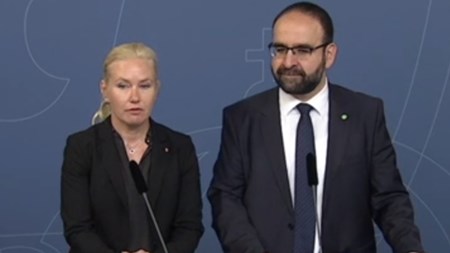 Infrastrukturminister Anna Johansson (S) och bostads-, stadsutvecklings- och it-minister Mehmet Kaplan (MP).