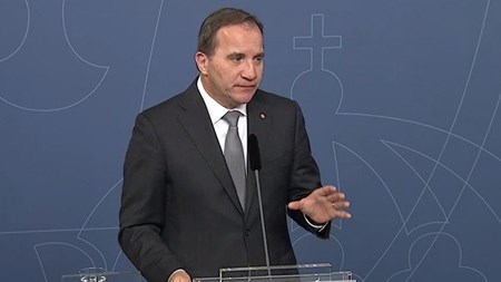 Statsminister Stefan Löfven (S) kommenterade terrorhoten och sade att  Sverige har varit naivt i sin syn på extremism.