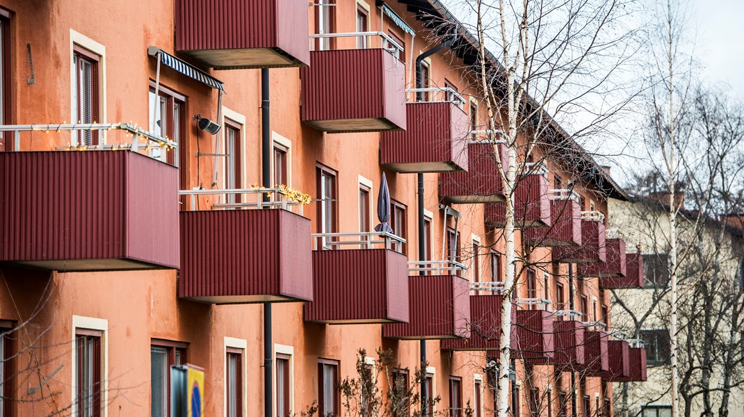 ”Regeringen måste återigen se över lagstiftningen så att den lever upp till sin egen portalparagraf, nämligen att ge personer med funktionsnedsättning möjlighet till ett självständigt liv i eget boende.”