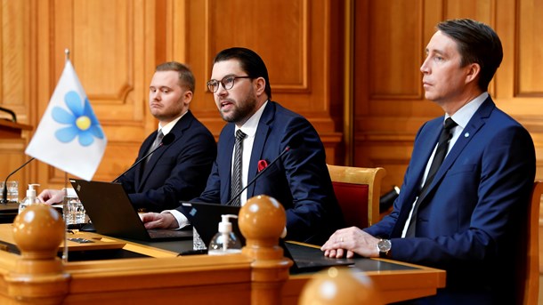 Henrik Vinge, Jimmie Åkesson och Richard Jomshof redogör för Sverigedemokraternas ingång i regeringsfrågan.