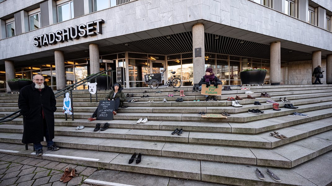 Altinget ber en rad profiler svara på frågan om pandemin kommer att påverka civilsamhället på sikt. Pandemin har tvingat till nytänk. Här en avståndssäker ”skostrejk” för klimatet. 