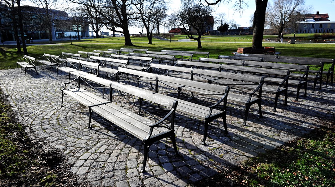 Vem lyckas bäst sätta sina tankar i spinn hos beslutsfattarna när bänkarna är tomma i Visby?