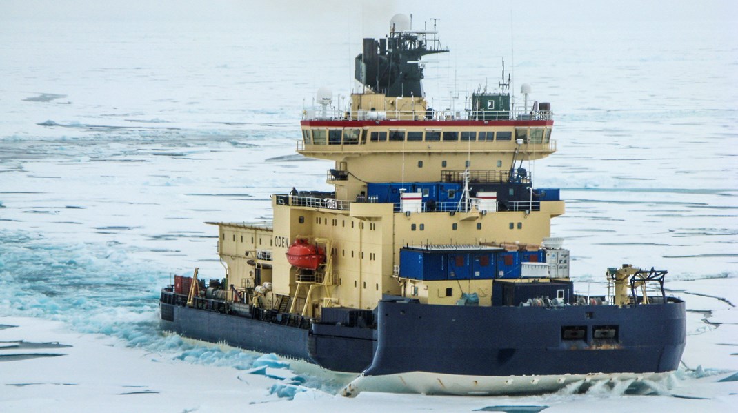 Oden är just nu på väg mot Nordpolen. Under augusti-september genomför Polarforskningssekretariatet expeditionen Synoptic Arctic Survey (SAS) i Arktiska oceanen. (Bild från tidigare Arktis-expedition.)