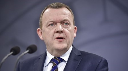 Danmark inför gränskontroller vid dansk-tyska gränsen. Det meddelade danska statsministern Lars Løkke Rasmussen vid en presskonferens på måndagen.