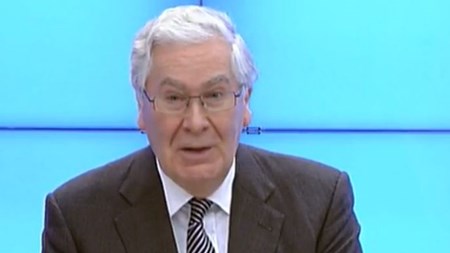 Lord Mervyn King presenterar en utvärdering av Riksbankens penningpolitik. 