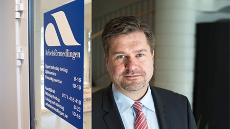 RESELEDARE. För att bättra på Arbetsförmedlingens image har generaldirektören tagit myndigheten ut på en förnyelseresa.