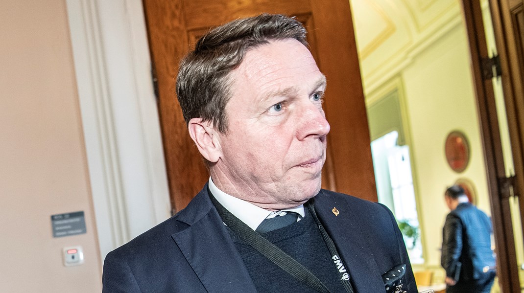 FMV:s generaldirektör forsätter till år 2025