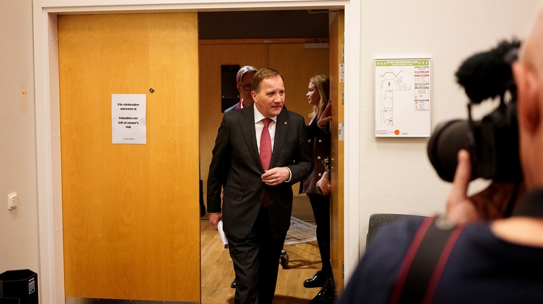 Överblick: Löfven uppges lämna i dag och skolpeng gick till sexklubb