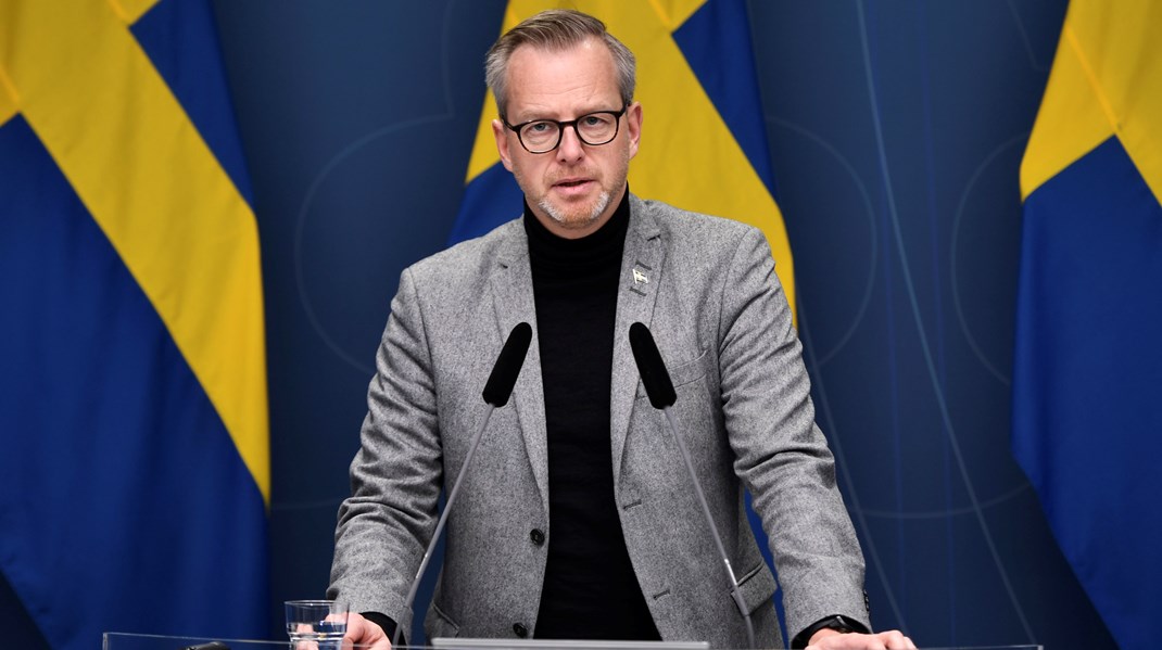 Med fem åtgärder kan Mikael Damberg (S) minska de skattemässiga skillnaderna mellan upplåtelseformerna och samtidigt medverka till att göra byggandet mer hållbart, skapa fler bostäder och öka flexibiliteten för att omvandla lokaler till bostäder, skriver debattörerna. 