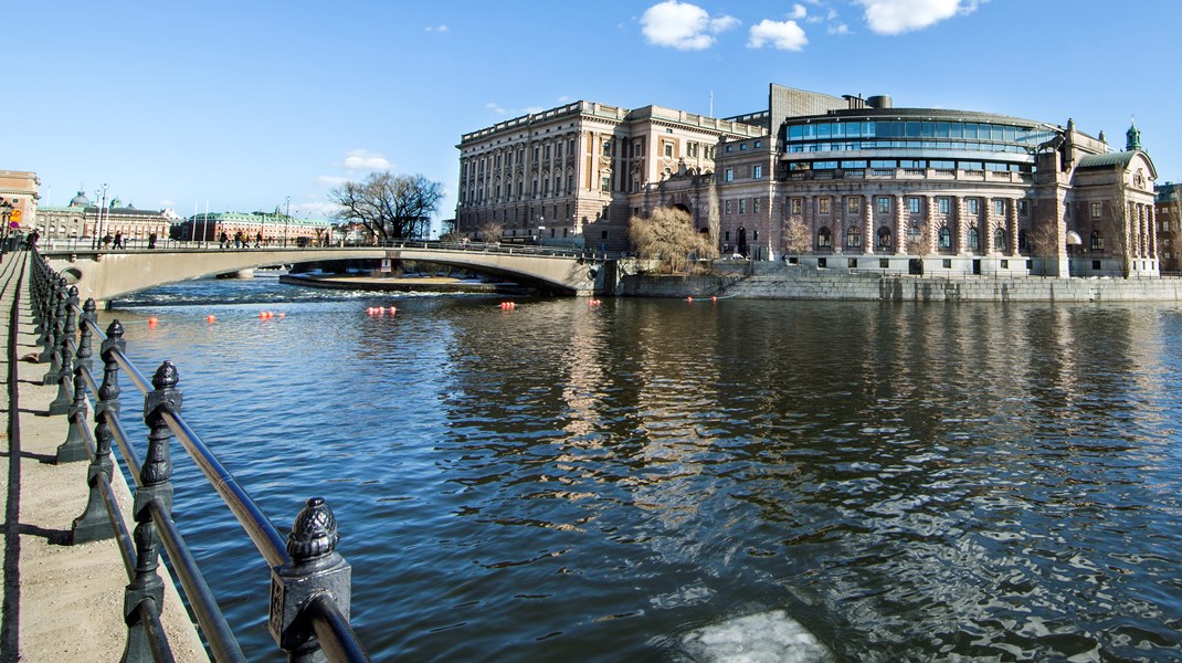 I riksdagshuset vill en majoritet av ledamöterna behålla Delmos. Men myndigheten ser ändå ut att gå i graven.