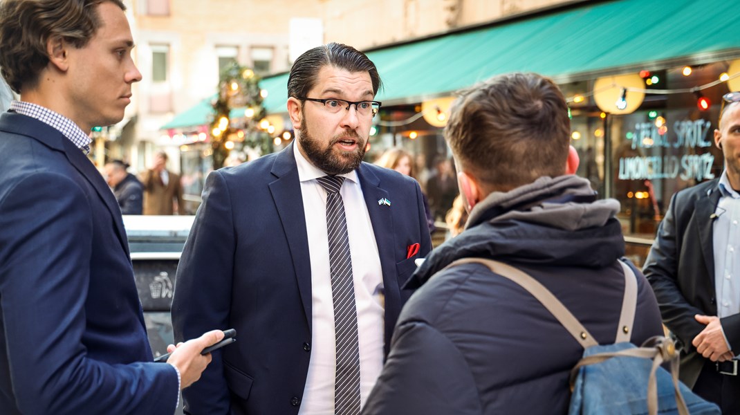 Överblick: Åkesson vill stoppa rusande bensinpriser och MSB kräver att fler skyddsrum inspekteras