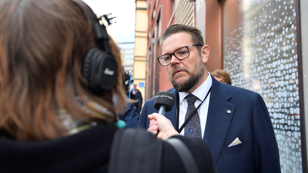 Centerpartiets rättspolitiska talesperson Johan Hedin (C) säger nu att partiet vill kriminalisera omvändelseterapi.