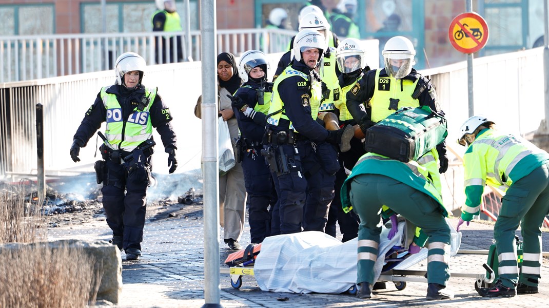 Gummikulor och vattenkanoner – så vill oppositionen förstärka polisen