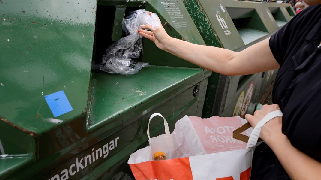 EU har beslutat om höjda mål för återvinning av förpackningar. Det ligger nu på riksdagens bord att fatta beslut om detta för att få ett system på plats före 2023, skriver debattörerna.