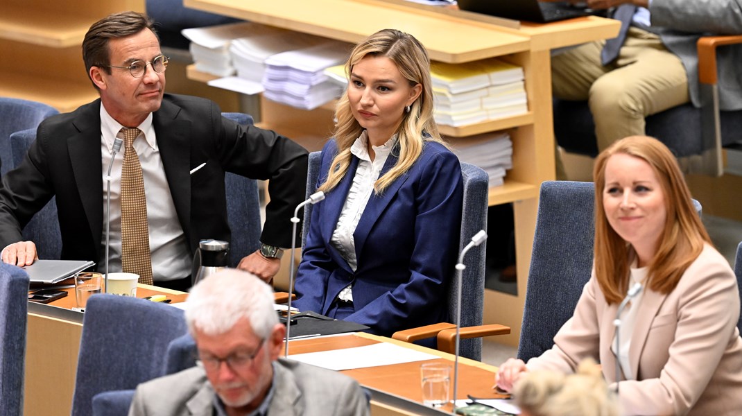 M-partiledaren Ulf Kristersson, Kristdemokraternas partiledare Ebba Busch och Centerpartiets partiledare Annie Lööf under dagens partiledardebatt i riksdagen.