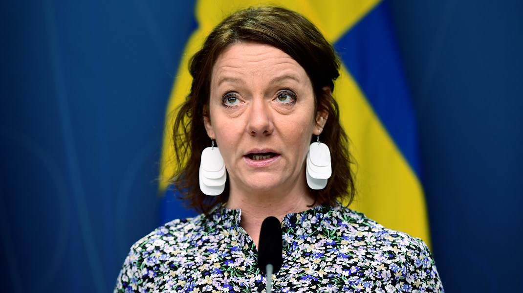 Biståndsminister Matilda Ernkrans (S) öppnar för att mer pengar kan återföras till det internationella biståndet efter Migrationsverkets nästa prognos den 29 juli.