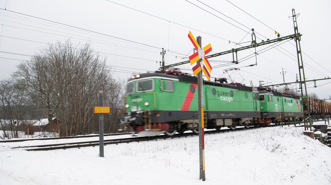 Vill satsa på kollektivtrafik för gods för att vända rött till grönt