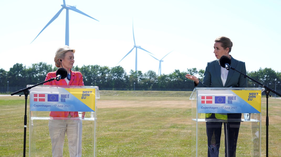 Ursula von der Leyen och Mette Frederiksen vid en pressträff i juni förra året. 