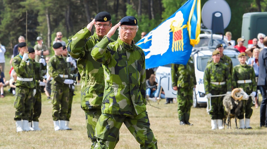 Två partier vill ha fler militärstäder