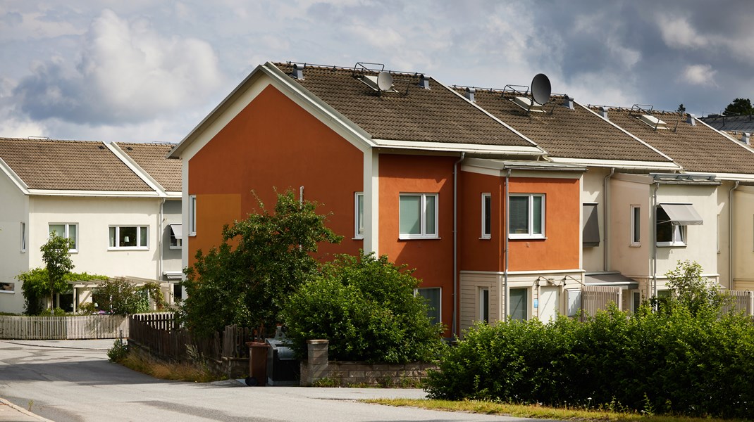 Trots att 70 procent helst vill bo i småhus är byggandet det lägsta på 100 år, skriver debattören.