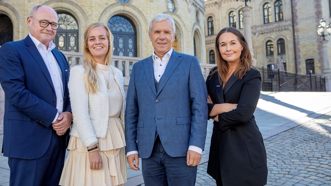 Den kommande, utvidgade styrelsen för Alrow Media, samlad i
Oslo den 19 september 2022. Från vänster: Styrelseledamot Torben Laustsen,
styrelseledamot Anne Marie Kindberg, ägare och ordförande Rasmus Nielsen och
styrelseledamot Christina Sulebakk.