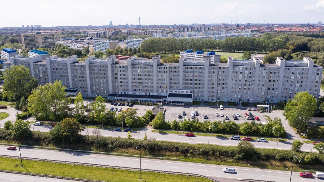 ”Genom att ta tag i bostadsfrågorna kan många av de större samhällsproblemen med utanförskap, kriminalitet och arbetslöshet lösas.”