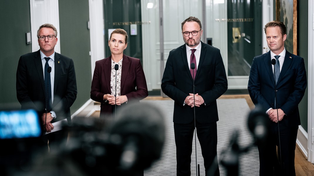 Bred uppställning. Statsminister Mette Frederiksen, försvarsminister Morten Bødskov, utrikesminister Jeppe Kofod samt klimat- och energiminister Dan Jørgensen håller en pressträff om läckorna på Nord Stream 1 och 2.