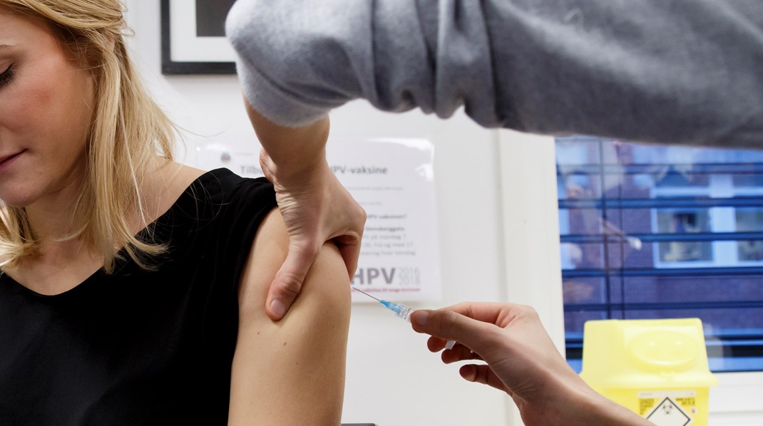 Forskningsprojektet vid Karolinska institutet syftar till att utrota HPV och livmoderhalscancer i Sverige, något som kan vara möjligt redan till 2027: ”Nu är det i princip bara vaccinationsviljan hos de unga kvinnorna som det hänger på”, säger Joakim Dillner, forskningsledare, till Altinget.