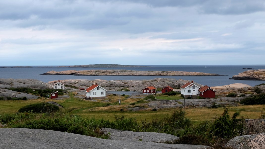 I Sotenäs kommun ligger bland annat Hunnebostrand, Smögen, Hållö, Malmön och Bovallstrand. 