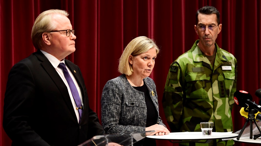 Överblick: Regeringen kallar till krismöte och färre utsatta för brott